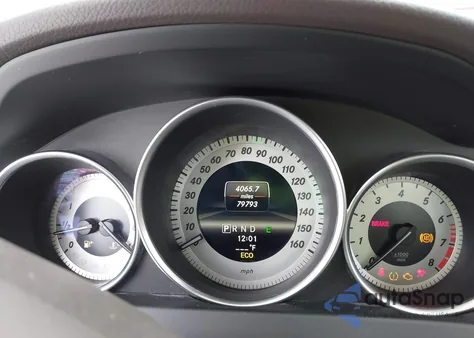 2013 Mercedes-Benz C 300 Sport 4Matic z USA, uszkodzony, nr VIN WDDGF8AB8DR247057